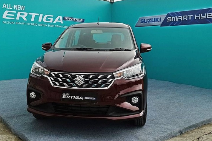 Ngày 10/6/2022 vừa qua, hãng Suzuki đã chính thức giới thiệu Ertiga phiên bản mới tại thị trường Indonesia. Đây là thị trường thứ hai trên thế giới, sau Ấn Độ, đồng thời là quốc gia Đông Nam Á đầu tiên đón nhận Suzuki Ertiga Hybrid 2022 mới. Điều này không có gì ngạc nhiên vì Indonesia vốn là thị trường rất ưa chuộng xe MPV.
