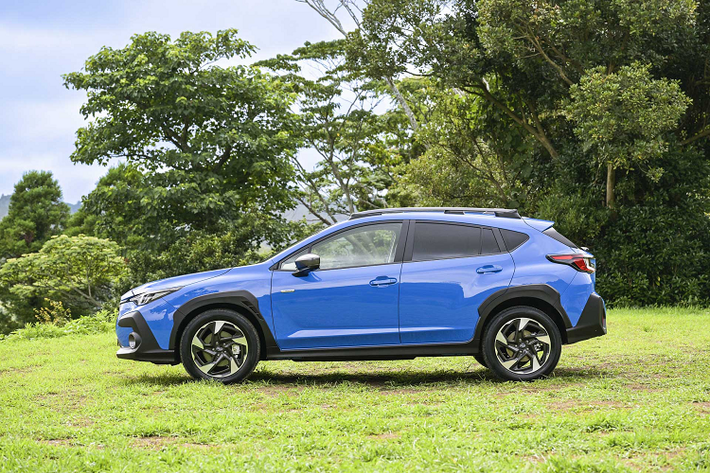 Mẫu xe crossover Subaru Crosstrek 2023 mới có kích thước bao gồm chiều dài 4.480 mm, chiều rộng 1.800 mm và chiều cao 1.580 mm, chiều dài cơ sở 2.670 mm. Những con số đó gần giống với Crosstrek thế hệ tiền nhiệm, ngoại trừ chiều dài được kéo dài thêm 15 mm.
