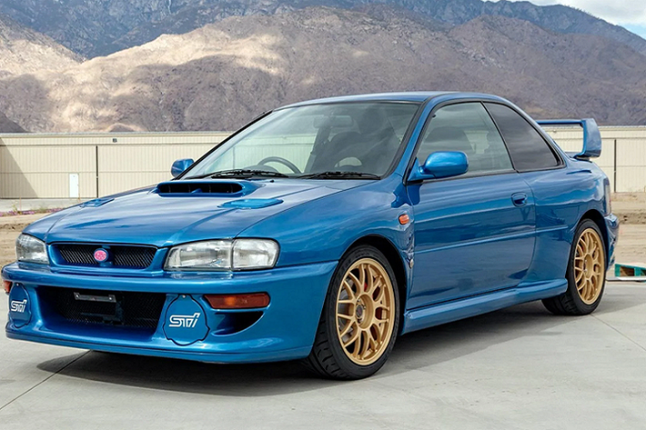 Mỗi chiếc Subaru Impreza P25 thể thao được phát triển đều dựa trên thân vỏ của Subaru WRX biến thể hai cửa nguyên bản (không phải 22B nguyên bản). Xe sử dụng vật liệu carbon dưới sự thiết kế và giúp đỡ từ Peter Stevens – người đảm nhận về ngoại hình của những chiếc xe đua như Subaru Impreza 22B và nổi tiếng nhất là siêu phẩm McLaren F1.