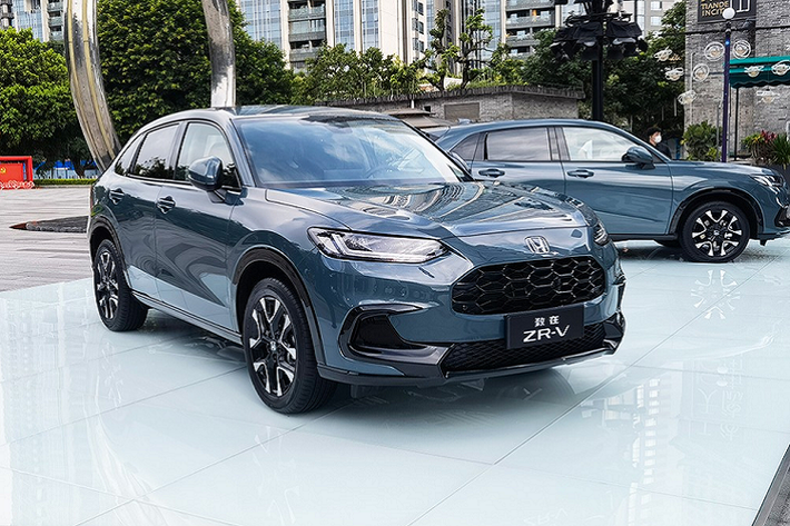 Vào ngày 29/5, hãng xe Nhật Bản đã chính thức giới thiệu mẫu SUV mang tên Honda ZR-V 2023 mới tại thị trường Trung Quốc. Ở thị trường này, ZR-V được định vị như SUV hạng C, nằm giữa HR-V và CR-V trong dòng sản phẩm của hãng Honda.