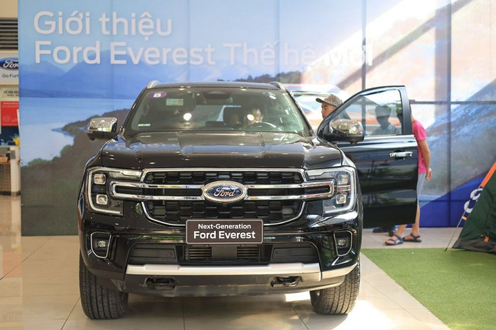 Các phiên bản còn lại sở hữu động cơ diesel 2.0L turbo đơn công suất 168 mã lực tại 3.500 vòng/phút và mô men xoắn cực đại 405 Nm tại 1.750 - 2.500 vòng/phút, đi kèm hộp số tự động 6 cấp và hệ dẫn động cầu sau.