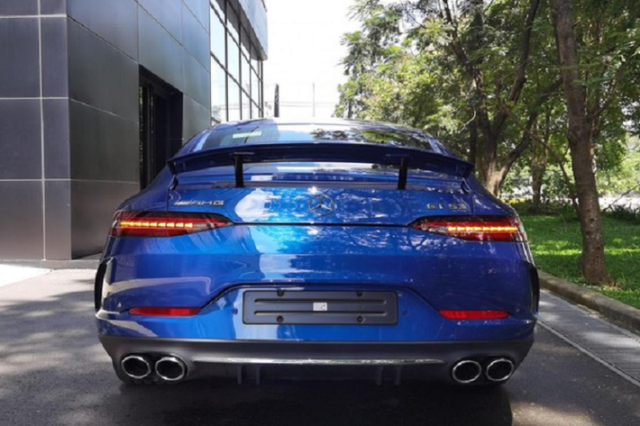 Cung cấp sức mạnh cho Mercedes-AMG GT 53 4Matic 2022 là động cơ 6 xi-lanh thẳng hàng, dung tích 3.0 lít, sản sinh công suất tối đa 435 mã lực và mô-men xoắn cực đại 520 Nm.