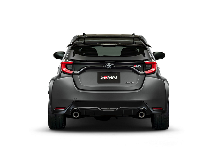 Theo Toyota, với gói trang bị này, GRMN Yaris nhẹ hơn GR Yaris tiêu chuẩn 20 kg. Phiên bản Circuit Package của GRMN Yaris cũng có sẵn màu sơn Matte Steel, với số lượng giới hạn chỉ 50 chiếc.