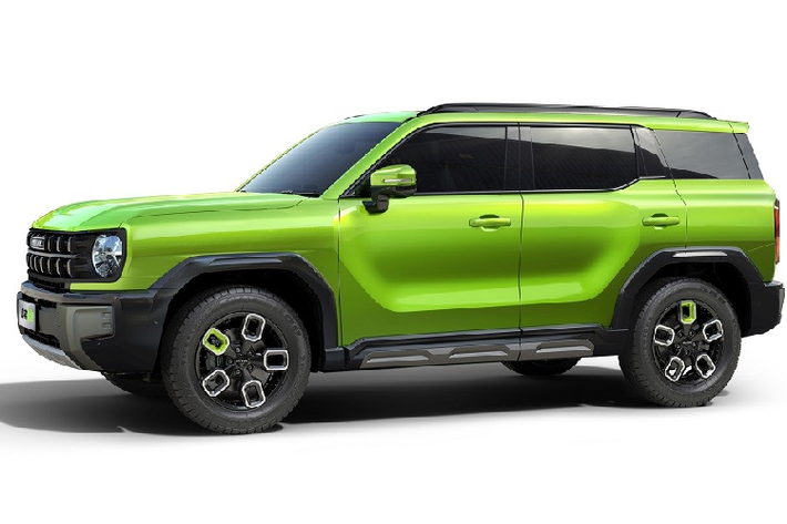 Hiện hãng Haval chưa công bố hình ảnh nội thất của mẫu SUV mới. Tuy nhiên, với chiều dài 4.520 mm, chiều rộng 1.875 mm, chiều cao 1.745 mm và chiều dài cơ sở 2.710 mm, Haval Cool Dog hứa hẹn sẽ có nội thất tương đối rộng rãi. Qua hình ảnh chụp trên đường thử, có thể thấy mẫu SUV này được trang bị vô lăng 3 chấu, tích hợp phím chức năng, màn hình thông tin giải trí cỡ lớn nằm độc lập trên mặt táp-lô và cần số với thiết kế lạ mắt.