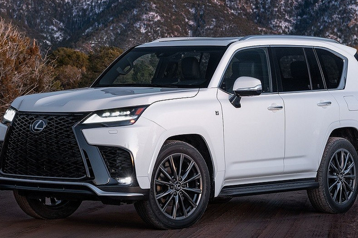 Dự kiến, trong năm nay, sẽ có thêm 2 mẫu xe F SPORT nữa ra mắt Việt Nam, đó là NX 350 F SPORT và LX 600 F SPORT. Hiện giá xe Lexus LX 600 phiên bản F SPORT mới tại Việt Nam vẫn chưa được hé lộ.