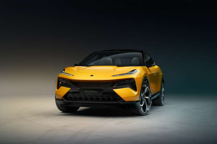 Sau nhiều năm chờ đợi, cuối cùng thì thương hiệu Lotus đã chính thức tung ra thị trường mẫu SUV đầu tiên của mình là Lotus Eletre 2023 mới, là chiếc xe chạy điện hoàn toàn đầu tiên của hãng. Mang trong mình dòng màu của hãng xe thể thao Anh Quốc, Eletre được Lotus "cộp mác" siêu SUV nhằm thể hiện hiệu năng vận hành cao.