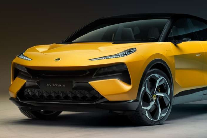 Cung cấp năng lượng vận hành xe là bộ pin có công suất 100 kWh, giúp xe có thể di chuyển 600 km sau mỗi lần sạc. Ngoài ra xe còn hỗ trợ chuẩn sạc nhanh DC 350 kW, đồng nghĩa rằng xe có thể đi được 400 km chỉ sau 20 phút sạc.