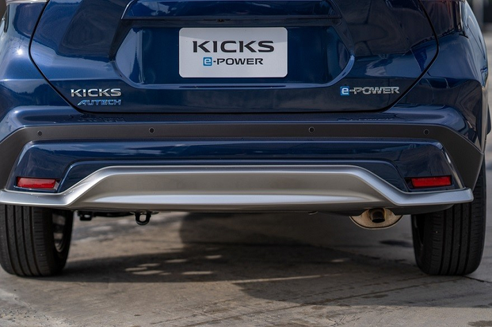 Theo đó, bản S tiêu chuẩn bị loại bỏ ở Nissan Kicks mới trong khi bản Autotech cao cấp nhất được thêm vào. Nhờ đó, mẫu xe SUV Nissan Kicks Autotech 2022 hạng B này ở thị trường Thái Lan vẫn có 4 phiên bản là E, V, VL và Autotech.