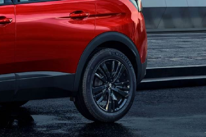 "Trái tim" của Peugeot 4008 Blackpack 2022 là khối động cơ xăng 4 xi-lanh, tăng áp, dung tích 1.6L, sản sinh công suất tối đa 168 mã lực và mô-men xoắn cực đại 250 Nm. Động cơ có thể sẽ kết hợp với hộp số 8 cấp. Giá xe Peugeot 4008 Blackpack 2022 vẫn chưa được công bố. Trong khi đó, Peugeot 4008 bản thường có giá dao động từ 167.700 - 237.700 Nhân dân tệ (khoảng 587 - 832 triệu đồng). Dự kiến, Peugeot 4008 Blackpack 2022 sẽ chính thức được tung ra vào ngày 16/6 tới đây.