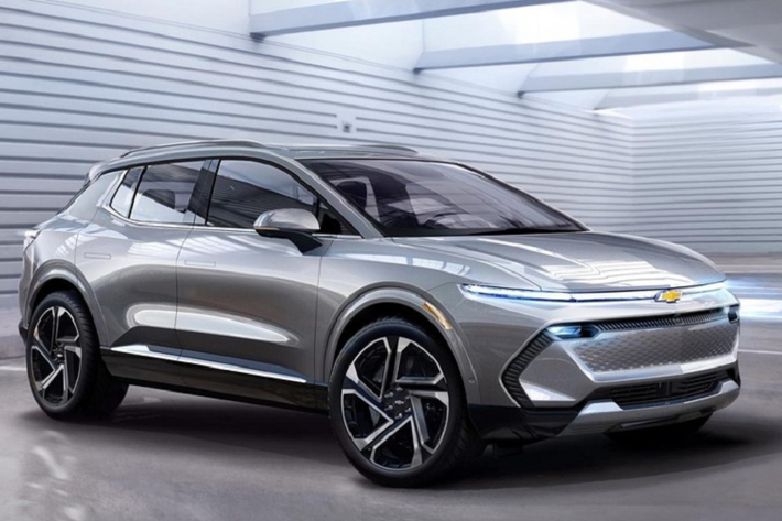 Triển lãm CES 2022 hiện đang diễn ra tại Mỹ có thể nói là sân chơi dành riêng cho ôtô điện. Tham gia triển lãm này, các hãng xe đua nhau giới thiệu những mẫu ô tô điện mới như BMW iX M60, Mercedes-Benz Vision EQXX, VinFast VF7, VF8 và VF9. Không chịu kém cạnh, tập đoàn General Motors (GM) cũng dùng triển lãm này để hé lộ thông tin về mẫu ôtô điện Chevrolet Equinox EV 2023 mới của mình.