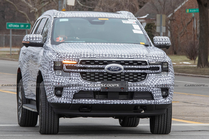 Sau khi được bán ra, Ford Everest 2022 thế hệ mới sẽ tiếp tục là mẫu xe gây “khó dễ” cho Toyota Fortuner, Isuzu mu-X, Mitsubishi Pajero Sport và Nissan Terra trong phân khúc SUV 7 chỗ cỡ trung.
