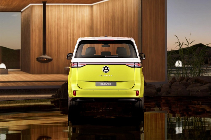 Theo kế hoạch, 2 mẫu xe này sẽ có mặt trên thị trường châu Âu vào tháng 5 năm nay. Hiện giá xe Volkswagen ID. Buzz và ID. Buzz Cargo 2022 vẫn chưa được công bố.