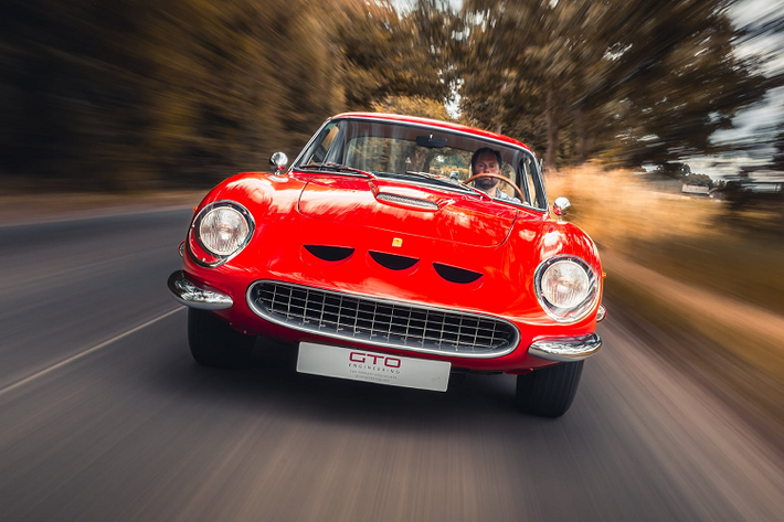 Nhiều chiếc xe trong số này đã làm nên những trang sử ấn tượng cho thương hiệu Ferrari. Ferrari 250 GT Lusso cổ điển là một mẫu xe được nhiều nhà sưu tập săn đón, tìm mua để bổ sung vào bộ sưu tập của mình với mức giá “khủng”.