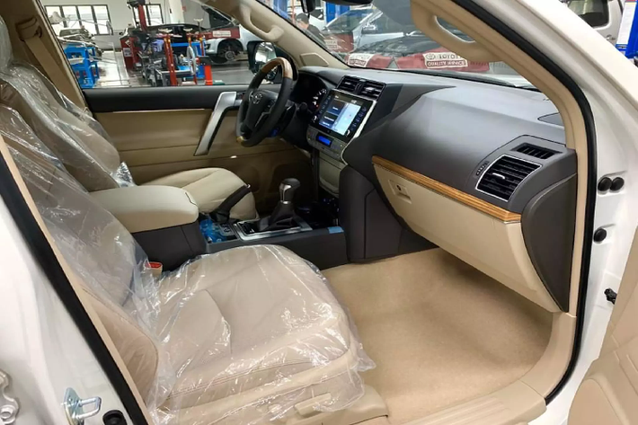 Mặc dù sở hữu động cơ xăng mang công suất khiêm tốn, nhưng dòng SUV này có thế mạnh lớn nhờ vào tên tuổi và thương hiệu, quyết định đến khả năng giữ giá cao, dễ mua dễ bán.