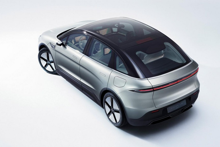 Ngoài việc hé lộ mẫu xe concept mới, tập đoàn đa quốc gia của Nhật Bản còn công bố sẽ thành lập công ty Sony Mobility Inc vào mùa xuân năm nay. Công ty này sẽ đóng vai trò như nhịp cầu để Sony "tìm đường vào thị trường ô tô điện". Rất có thể công ty này sẽ sản xuất phiên bản thương mại của Sony Vision-S 01 và Vision-S 02.