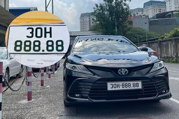 Thực tế, việc "săn" biển đẹp, biển tứ quý, ngũ quý vốn đã không còn xa lạ gì với người dân Việt Nam. Tuy nhiên, để có thể sở hữu những loại biển số như chiếc xe Toyota Camry biển 88.888 này thì đòi hỏi chủ nhân của chiếc xe phải là người rất "may mắn".