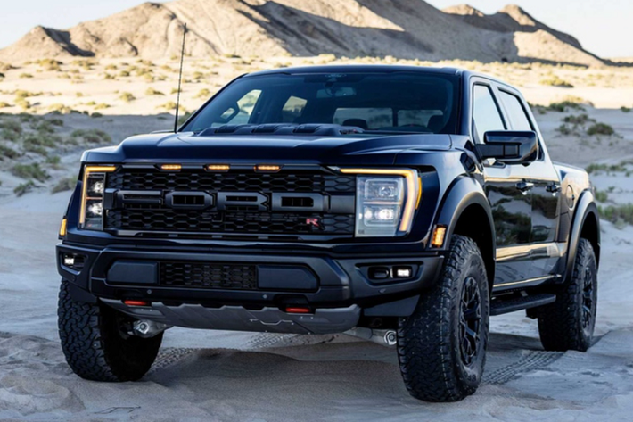 Vậy là sau khoảng 17 tháng ra mắt F-150 Raptor thế hệ mới, hãng xe Mỹ đã chính thức giới thiệu phiên bản Ford F-150 Raptor R 2023 mới phiên bản hiệu suất cao - mẫu xe đối thủ xứng tầm của Ram TRX.