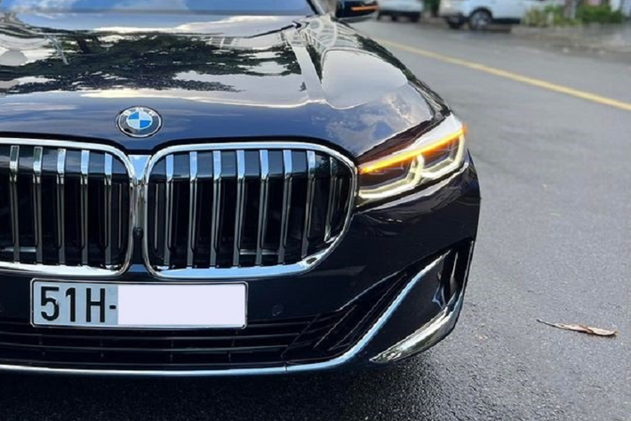 Như vậy, sau khi mang về garage chiếc xe sang Audi A8L 2022 và chiếc coupe siêu sang Bentley Continental GT thế hệ mới với tổng trị giá phải trên 26 tỷ đồng, Đàm Thu Trang cùng chồng quyết định chia tay xe sang BMW 740Li Pure Excellence sau 2 năm trải nghiệm.
