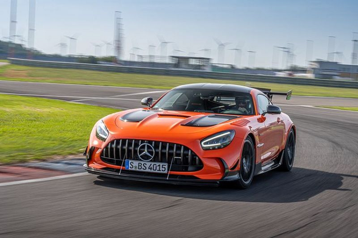 Ra mắt vào tháng 7/2020, Mercedes-AMG GT Black Series bản đặc biệt được sản xuất với số lượng giới hạn chỉ 1.700 chiếc toàn thế giới.