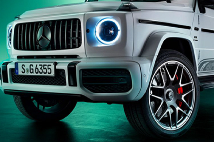 Mercedes-AMG G63 Edition 55 đặc biệt sở hữu bộ mâm đa chấu kích thước 22 inch xám Tantalum Gray cùng họa tiết cách điệu dọc 2 bên thân xe. Ngoài ra, phiên bản đặc biệt G63 Edition 55 còn được bổ sung gói trang trí AMG Night Package và Night Package II với nhiều chi tiết sơn tối thể thao.