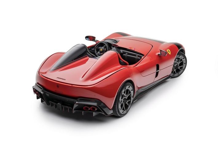 Tương tự những dự án khác của hãng, chiếc Ferrari Monza SP2 độ Mansory sẽ được thay đổi mạnh mẽ cả về ngoại thất, thiết kế mâm, nội thất và hiệu suất vận hành.
