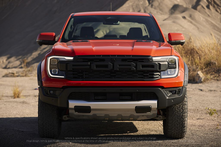Trong khi đó, với cỗ máy dầu diesel biturbo 2.0L, Ford Ranger Raptor mới chỉ có 211 mã lực và mô-men xoắn 500 Nm.
