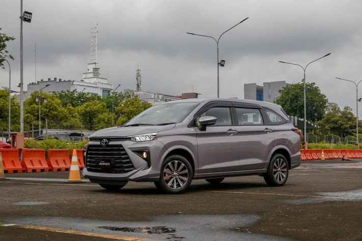 Tại thị trường Indonesia, giá xe Toyota Avanza 2022 có mức bán dao động từ 206,2 triệu Rupiah đến 264,4 triệu Rupiah (khoảng 328 - 421 triệu đồng), không rõ liệu Avanza 2022 có được ra mắt ở Việt Nam hay không, nếu có thì chắc chắn nó sẽ là đối thủ "đáng gờm" của Xpander.