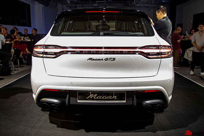 Porsche Macan GTS tại Việt nam được trang bị động cơ V6 2.9L, có khả năng sản sinh công suất tối đa 434 mã lực và tăng tốc 0-96 km/h trong 4,1 giây trước khi đạt tốc độ tối đa 272 km/h. Phiên bản này cũng đi kèm trang bị tiêu chuẩn như hệ thống phanh PSCB cao cấp nhất và hệ thống treo khí nén thích ứng.