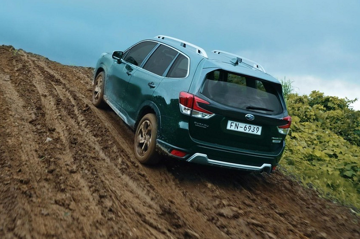 Bên cạnh đó là hệ thống hỗ trợ đổ đèo tiêu chuẩn. Ngoài ra, Subaru Forester 2023 còn có sức kéo lên đến 1.870 kg. Hiện giá xe Subaru Forester 2023 tại thị trường châu Âu vẫn chưa được hé lộ.