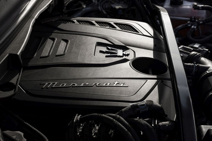 Bỏ ra số tiền khoảng 8 tỷ đồng, khách hàng sẽ nhận được chiếc SUV hạng sang Maserati Grecale 2022 bản cao cấp nhất với điểm nhấn là khối động cơ mạnh mẽ vượt trội.