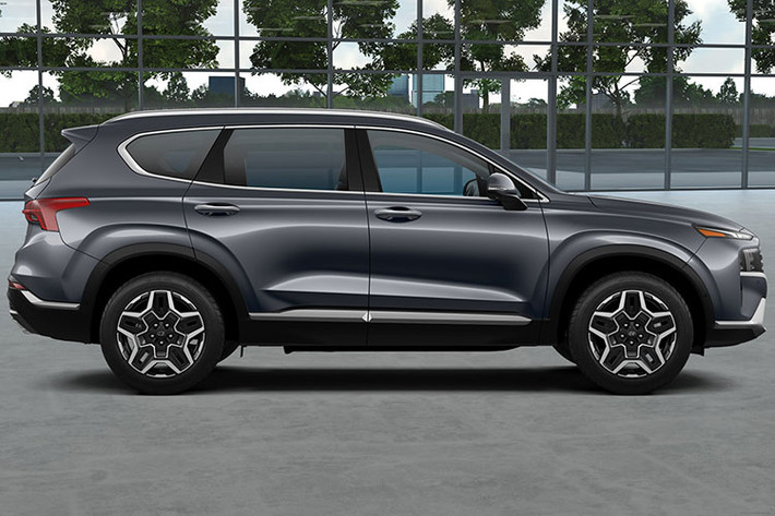 Trong khi đó, phiên bản Hybrid của xe dùng hệ truyền động gồm máy xăng 4 xi-lanh, tăng áp, dung tích 1.6L, kết hợp cùng mô-tơ điện mạnh 59 mã lực và cụm pin lithium-ion 1,49 kWh. Hệ truyền động này tạo ra công suất tối đa 227 mã lực và mô-men xoắn cực đại 350 Nm.