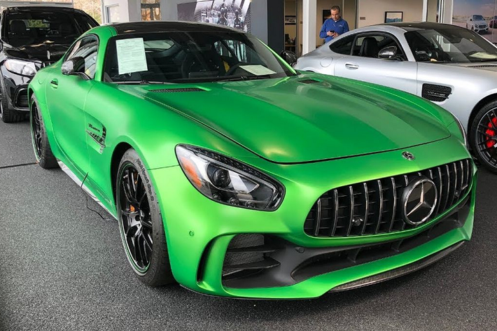 Tại thị trường Việt Nam đến thời điểm hiện tại là đã có 3 chiếc xe Mercedes-AMG GT R thế hệ mới lộ diện, trong đó có Mercedes-AMG GT R của Cường Đô la, 2 chiếc Mercedes-AMG GT R Pro, một của Minh Nhựa và một chiếc thuộc sở hữu của vị đại gia tỉnh Hoà Bình.