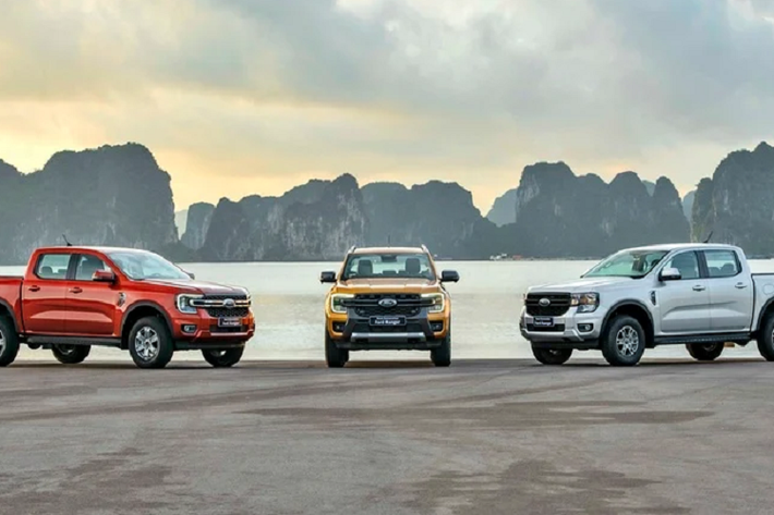 Giá bán Ford Ranger 2023 (đã bao gồm VAT), cụ thể cho từng phiên bản như sau: Ranger 2023 Thế Hệ Mới có 8 màu sơn gồm: Bạc, Ghi Ánh Thép, Đen, Xanh Dương, Trắng, Nâu Ánh Kim, Đỏ Cam và Vàng Luxe (chỉ có ở bản Wildtrak).