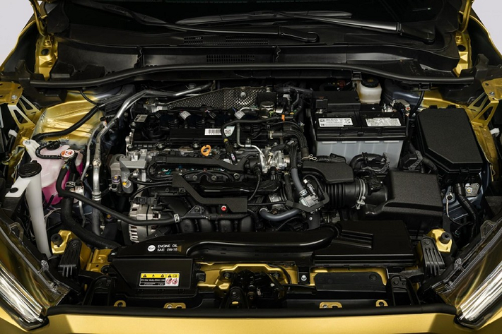 Chỉ biết rằng, mẫu xe SUV Toyota Corolla Cross Hybrid 2023 sẽ sở hữu công suất tổng cộng 194 mã lực, mạnh hơn 25 mã lực so với bản máy xăng đang bán tại Mỹ. Đồng thời, so với Toyota Corolla Cross Hybrid đang bán tại Việt Nam, xe ở Mỹ cũng mạnh hơn 44 mã lực.
