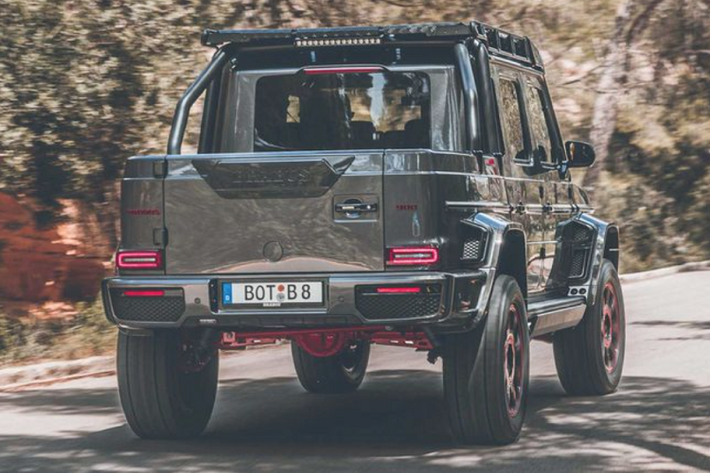 Sẽ chỉ có 10 chiếc xe phiên bản độ Brabus AMG G63 được xuất xưởng với mức giá 690.000 USD (khoảng 16 tỷ đồng). Tại Việt Nam một chiếc Mercedes-AMG G63 phiên bản tiêu chuẩn được phân phối chính hãng với mức giá 10,95 tỷ đồng.