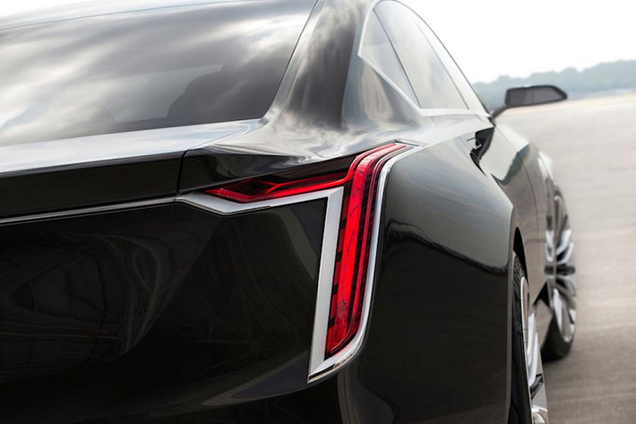 Theo đó, Cadillac Celestiq chạy điện sẽ trở thành mẫu xe có thể tùy chỉnh cao cấp nhất của Cadillac. Chiếc SUV điện có thể sẽ tạo ra nhu cầu về một dây chuyền sản xuất chuyên biệt. Mức độ tùy chỉnh sẽ có giá khoảng 200.000 USD (khoảng 4,64 tỷ đồng), như vậy Celestiq sẽ là chiếc xe đắt nhất của Cadillac từ trước đến nay.