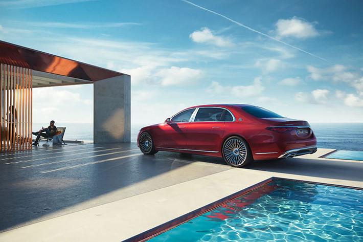 Mức giá xe Mercedes-Maybach S-Class 2022 tại Việt Nam tương ứng cho 2 phiên bản là S450 4Matic và S680 4Matic được đề xuất chính hãng tương ứng là 8,199 tỷ và 15,99 tỷ đồng.