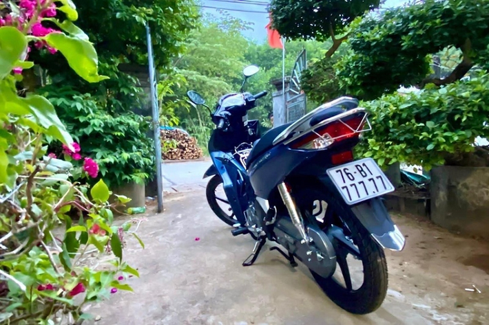 Giá xe Honda Future 2022 chính hãng tại Việt Nam hiện đang được bán ra với mức giá dao động từ 30 - 36 triệu đồng. Với dân chơi xe máy biển sảnh, biển tứ, ngũ quý ở Việt Nam thì các chiếc xe như Honda Future ngũ quý 7 thường được định giá cao.