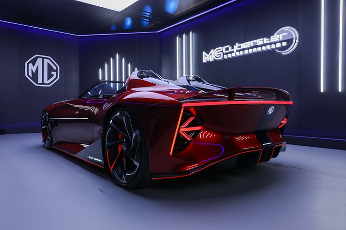 Phát ngôn viên của hãng xe này cũng tiết lộ thêm rằng MG Cyberster 2024 mới sẽ mang đến một điều bất ngờ khi là một mẫu xe thể thao có giá cả phải chăng và dễ tiếp cận đến đối tượng khách hàng trẻ.