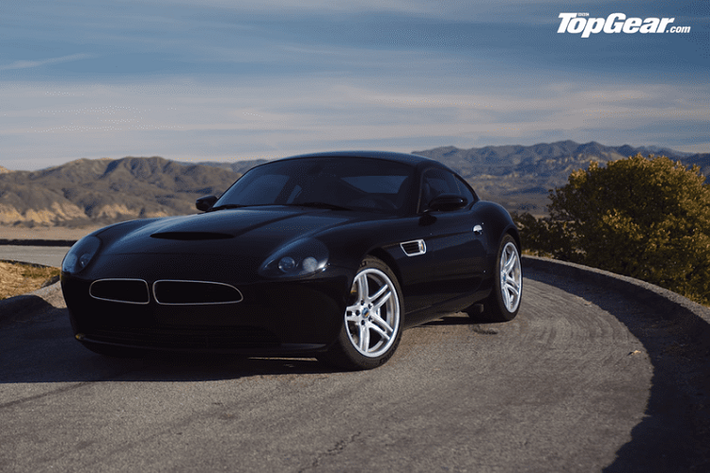 BMW Z4 thể thao là một ứng cử viên tốt cho gần như mọi kiểu độ xe thể thao trên đời. Với trục cơ sở ngắn, phần mũi dài, và đuôi dốc ngắn, Z4 có tỉ lệ kích thước chuẩn không cần chỉnh, và phiên bản độ từ Smit Vehicle Engineering trong video dưới đây có lẽ là thú vị hơn cả khi họ biến đổi diện mạo của Z4 thành Z8 cổ