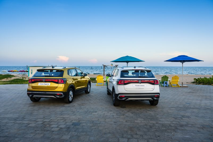 Về mặt an toàn, Volkswagen T-Cross tại Việt Nam cũng chỉ có những trang bị tiêu chuẩn bao gồm camera lùi, cảm biến đỗ xe, hỗ trợ khởi hành ngang dốc, cân bằng điện tử, chống bó cứng phanh ABS, kiểm soát lực kéo TSC…