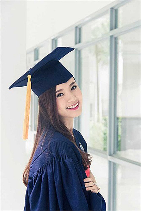 Nhiều nơi khắt khe quy định sinh viên không được phép mặc chúng ở những nơi công cộng như xe buýt, tàu điện ngầm, taxi, siêu thị...