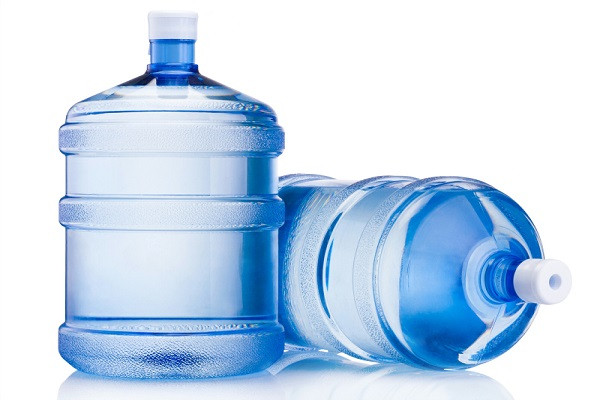 Các loại nước khoáng, soda, tinh khiết... được quảng cáo thổi phồng tác dụng sức khỏe song thực chất không có nghiên cứu đáng tin cậy nào công nhận chúng tốt cho sức khỏe hơn nước trắng.