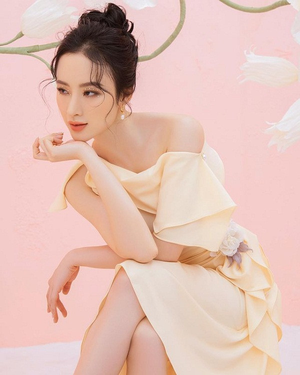 Nhờ tiết chế, những lần xuất hiện gần đây, dù có chút hở hang song không vì thế mà nữ diễn viên rơi vào khoe thân quá đà.