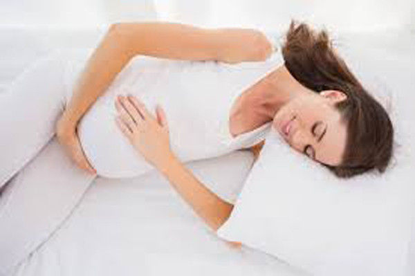 Việc rối loạn nội tiết tốt, nhất là khi mang thai, những ngày kinh nguyệt cũng khiến môi trường âm đạo thay đổi. Từ đó, vi khuẩn thâm nhập gây viêm.