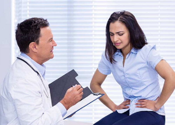 Quan hệ tình dục quá nhiều. Theo chuyên gia sức khỏe, khi hãy còn sung sức, tần suất 3 lần/tuần là phù hợp với hầu hết các cặp đôi. Càng lớn tuổi, nhu cầu quan hệ vợ chồng càng giảm.