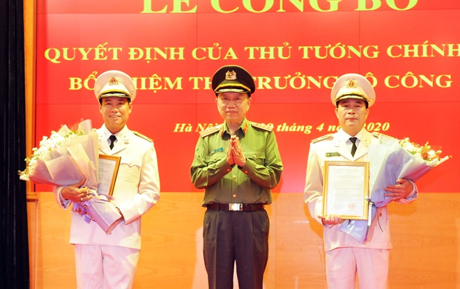 Bộ trưởng Tô Lâm chúc mừng 2 tân Thứ trưởng Bộ Công an