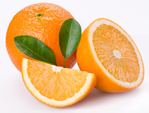 Cam. Do chứa nhiều vitamin C nên cam rất hiệu quả trong việc giảm cân. Vitamin C thúc đẩy sự sản xuất carnitine trong cơ thể, một chất dinh dưỡng tự nhiên đóng vai trò thiết yếu trong chuyển hóa năng lượng cơ thể.