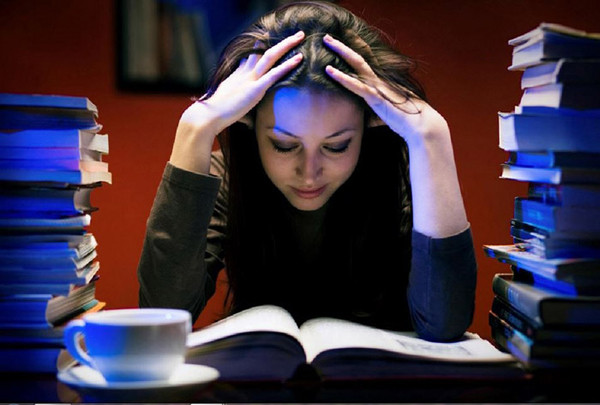 Để cải thiện tình trạng, chuyên gia sức khỏe nhấn mạnh cần tuân theo lối sống lành mạnh. Trong đó, tuyệt đối không thức khuya thời gian dài.