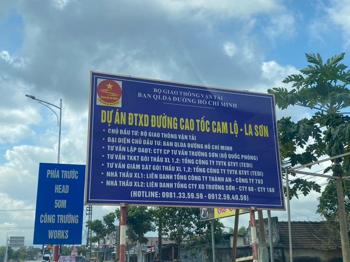 Được biết vào chiều qua 27/12, Hội đồng Kiểm tra nhà nước về công tác nghiệm thu công trình xây dựng (Hội đồng) đã tổ chức kiểm tra công tác nghiệm thu Dự án thành phần đầu tư xây dựng đoạn Cam Lộ - La Sơn.